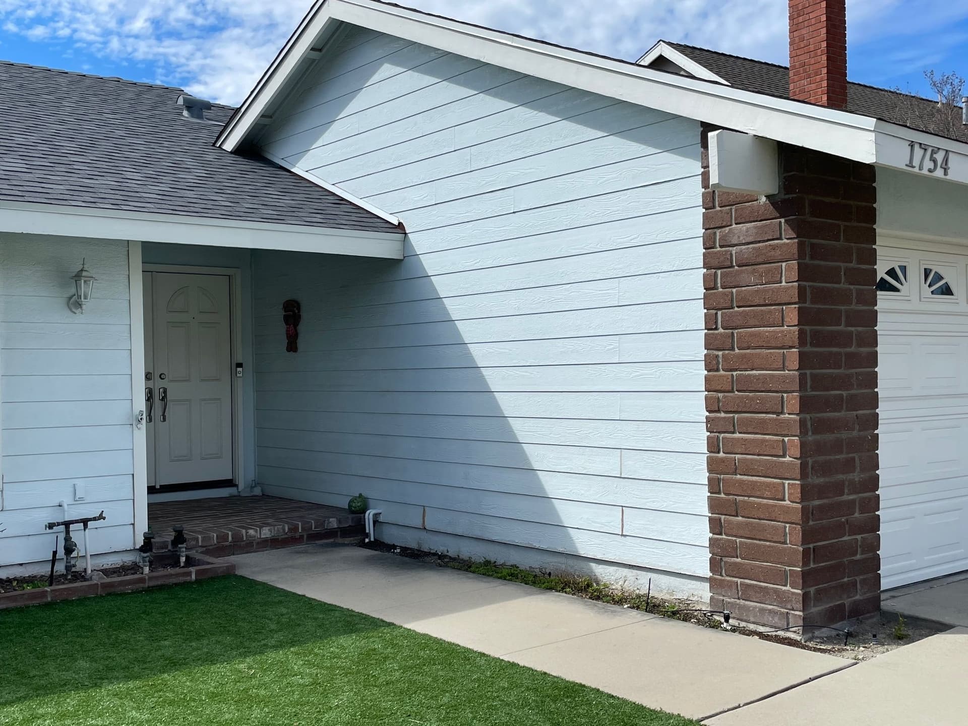 Siding Renovation On House in Thousand Oaks