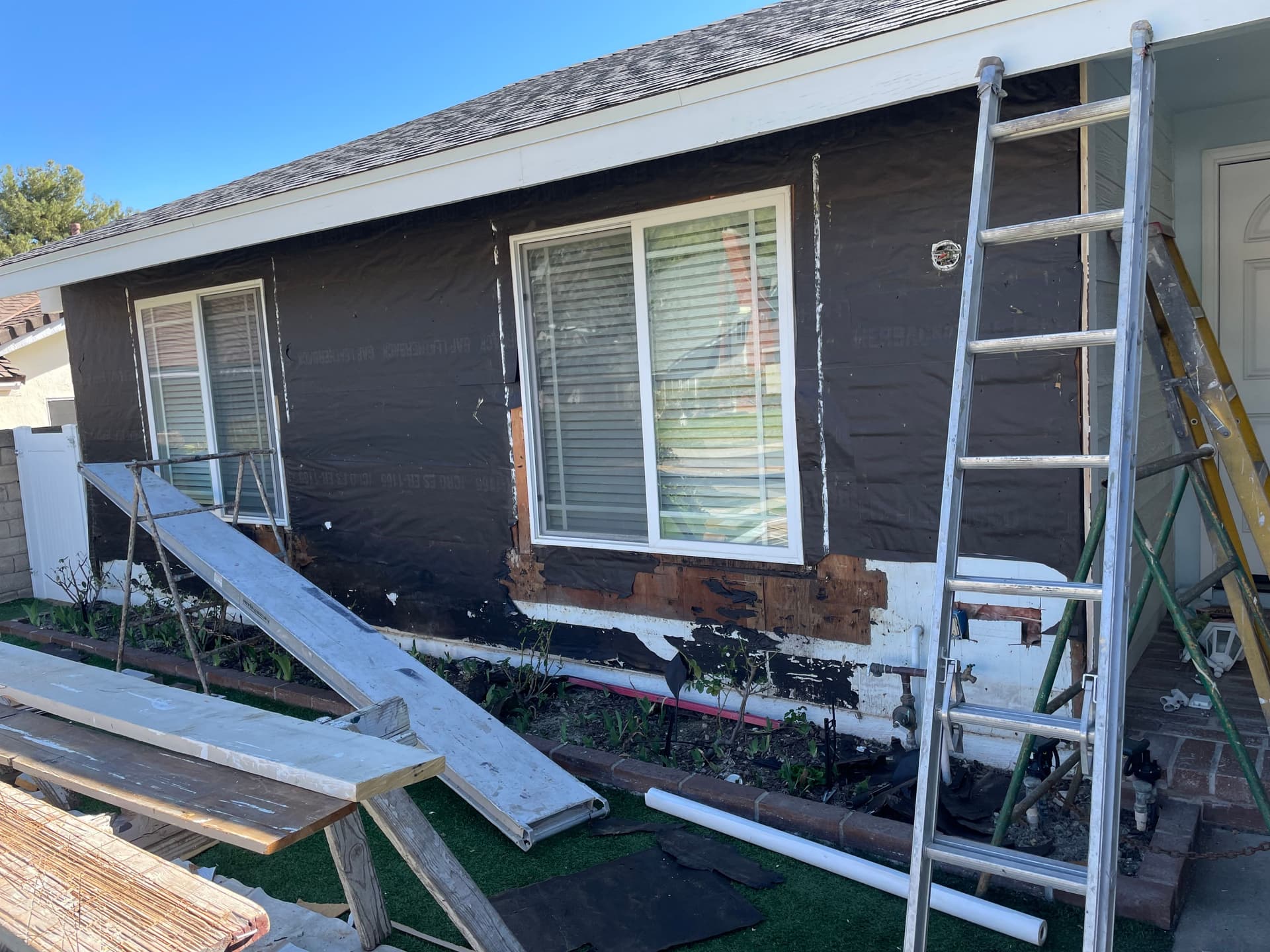 Siding Renovation On House in Thousand Oaks